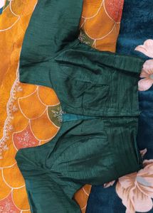 party wear gold crush saree