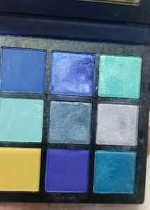 Huda Beauty Sapphire Obsessions