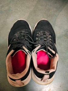 Comfortable Black Running Shoes