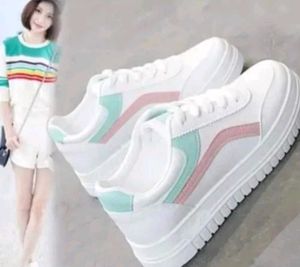 Women&#39;s White Stylish Casual Sneakers Shoes