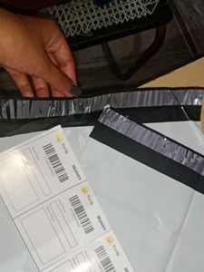Freeup Shipping Labels + Courier Bags