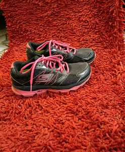 Sketchers Shoes