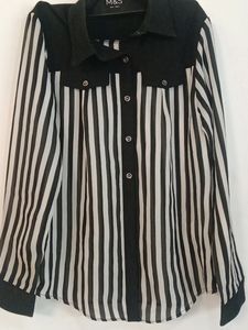 Black And White Shirt With Medium Size