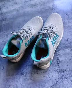 Stylish Gray &amp; Teal Running Shoes
