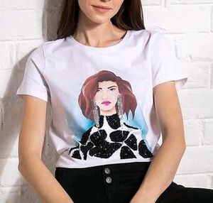 Cover StoryGraphic Print T-shirt with Sequins