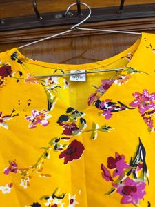Bright Yellow Floral Rayon Top – Size L