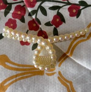 Pearl Bow Hair Claw