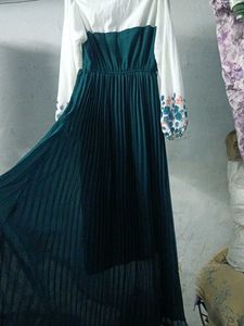 Elegant Pleated Maxi Dress