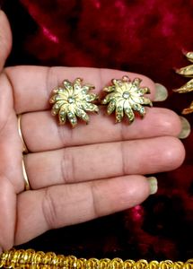 Vintage Gold Flower Earrings