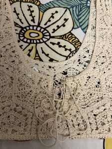 H&amp;M Lace  Cropped Top Beige