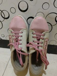 Shoe