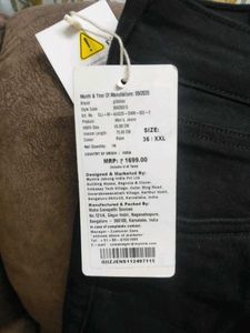 Stylish Black Flare Leg Jeans or bootcut jet