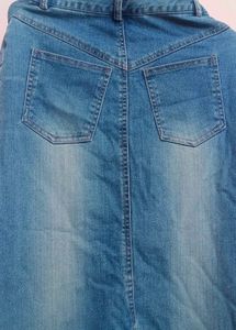Denim skirt with back slit