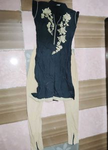 Set Floral Embroidered Kurta