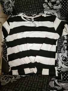 New Black And White Top