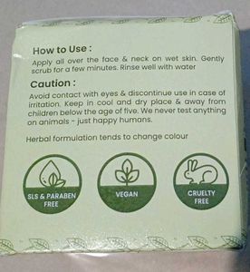 ESSENQO Face Scrub