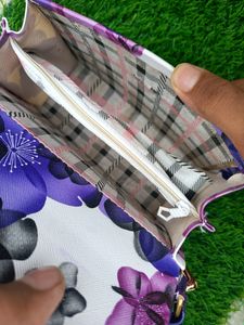 This is A Very Beautiful And Affordable Handbag..