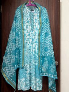 Floral Print Kurta Sets & Dupatta