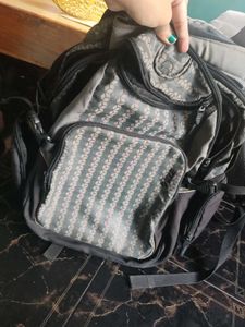Price Drop ✨Grey printed backpack