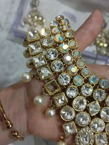 Rhinestone And Pearl Jewellery Set