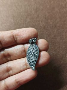 92.5 | Silver Marcasites Leaf Pendant