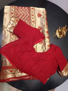 🔸Black Saree With Maroon Blouse 🌺