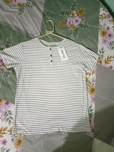 No Logo T-shirt