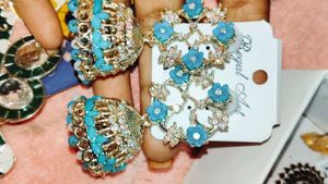 only one just 99 🎁🥳⚡Floral Jhumka Earrings