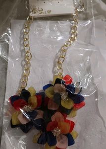 Korean Beach Flower Necklace 🌸