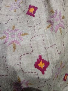 Very Beautiful Woolen Showl