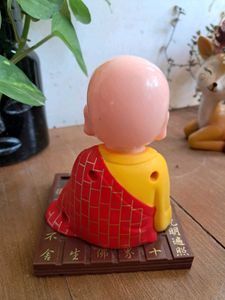 Solar Powered Buddha Moving Head And Hand