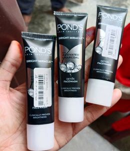 Pond&#39;s Bright Miracle Facewash