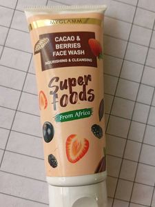 MyGlamm Cacao & Berries Face Wash