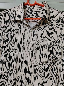 Abstract Print Button-Up Shirt