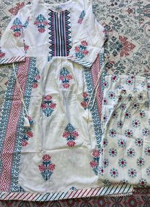 S-M Size White Floral Print Kurta Set