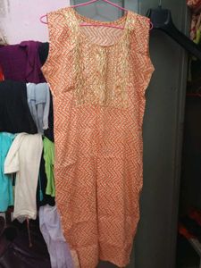 Straight Sleeveless Kurti