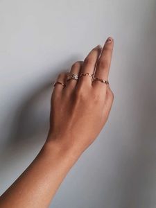 ANTI TARNISH ELEGANT SET OF 4 RINGS