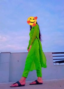 Naira Cut Kurti With Pant