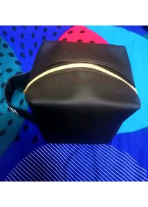 Loreal Paris I Am Worth Cube Pouch