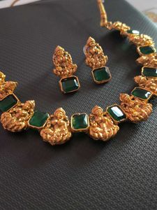 Lakshmi Green Stone Necklace Set