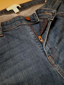 H&amp;M women&#39;s Dark Blue Jeans.