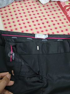 Arrow Women Brand New Black Pants/Tro