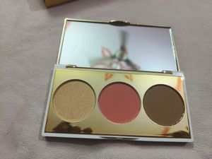 2 Myglamm Face Pallet Chisel It