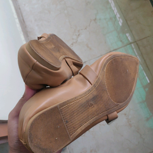 MAX Tan Flats