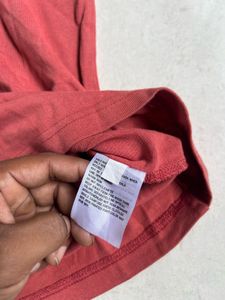 Uniqlo Red Crew Neck T-Shirt - Size M