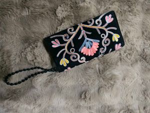 ✨ Cutest ethnic clutch alert! ✨