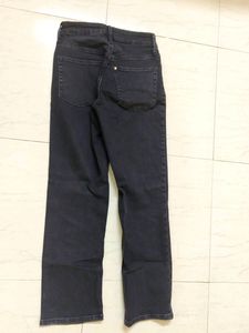 Effortlessly Sleek: H&amp;M Black Straight High-Waist