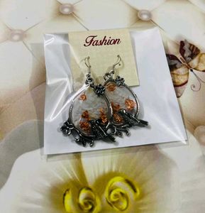 Resin Aat Fashion Earrings Only 1 Pics