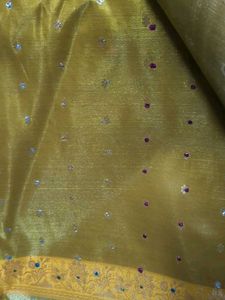 New Banarasi Elegant Gold Tone Saree