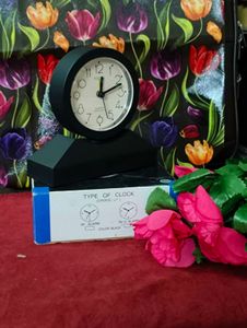 Quartz Abstract Art Clock